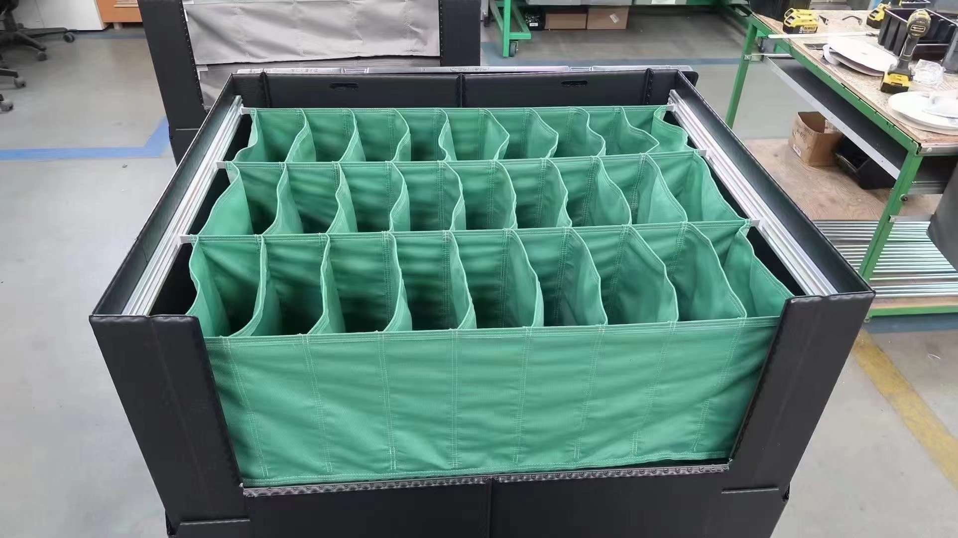 Smartlock Industrial Crate - การดำเนินการมือเดียวและการตรวจสอบการงัดแงะ
