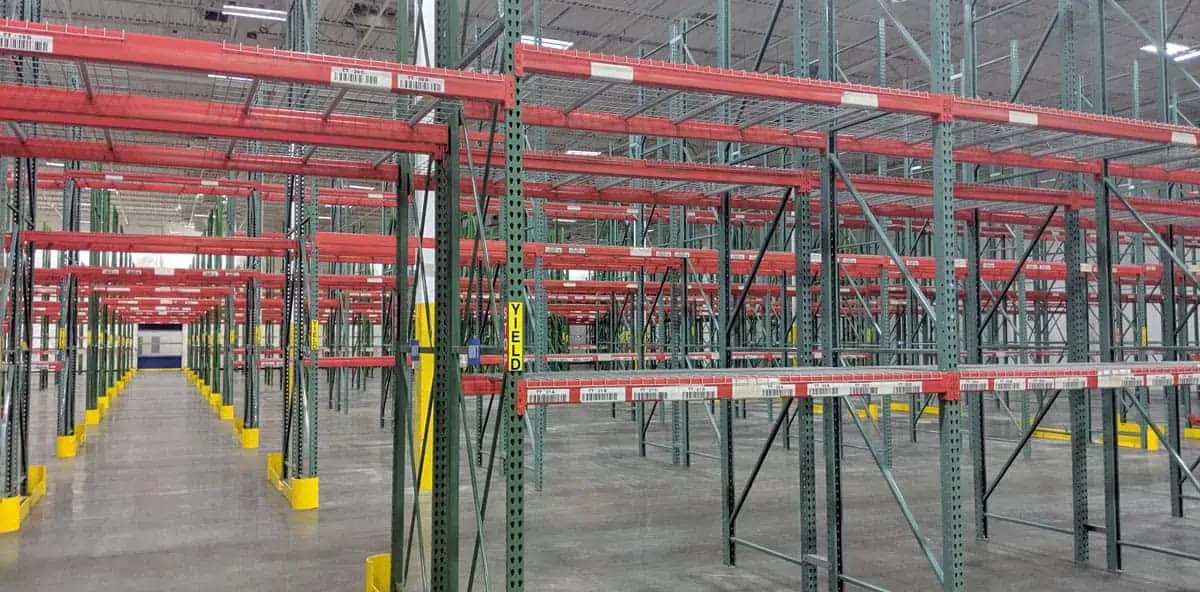 ชั้นวางแบบเลือกนั้นง่ายต่อการเข้าถึงและกำหนดค่า