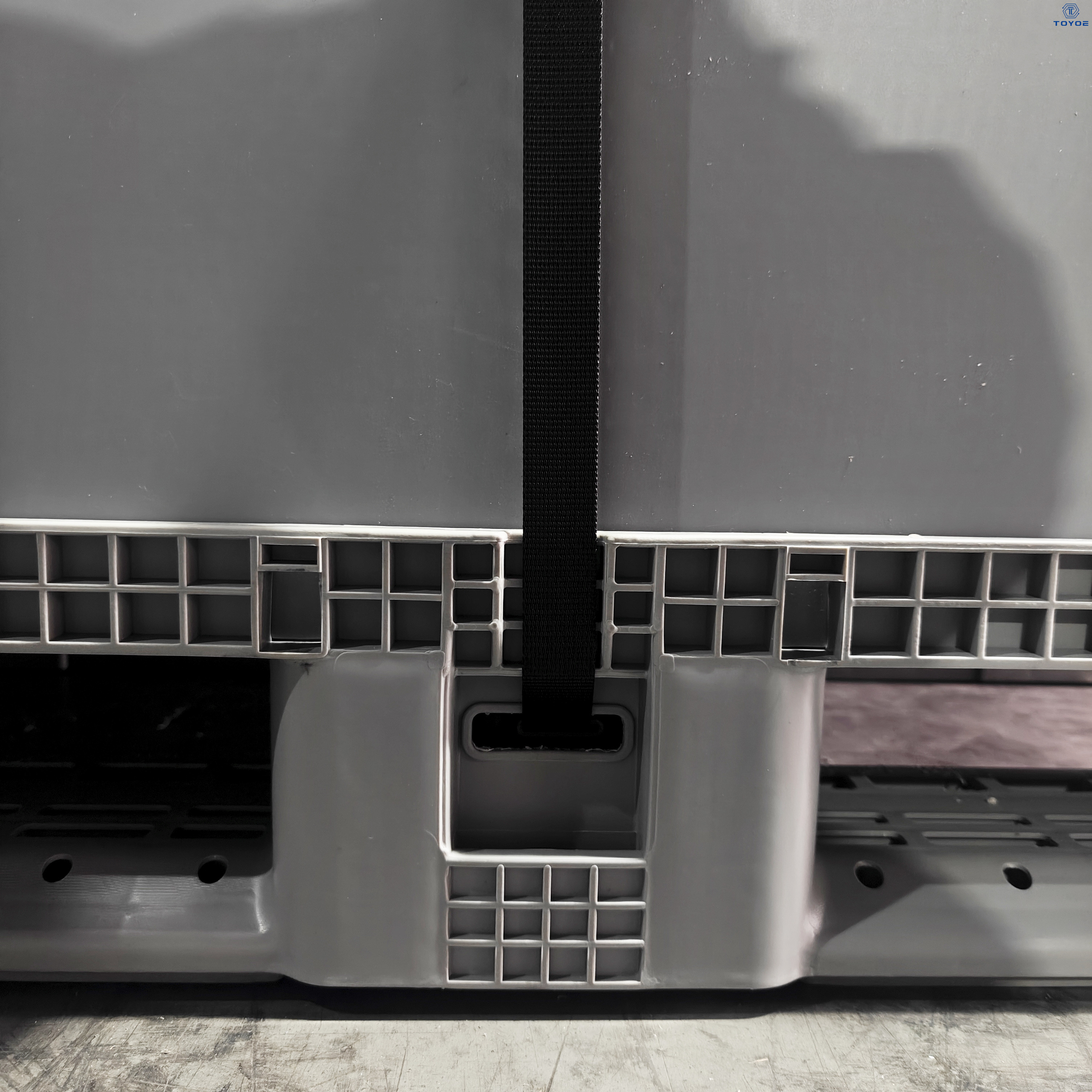 ตัวอย่างฟรีขนาด 1100*1100*1100 มม. มอบให้ในกล่องพาเลทพลาสติกที่มีขั้นต่ำหนึ่งชิ้น