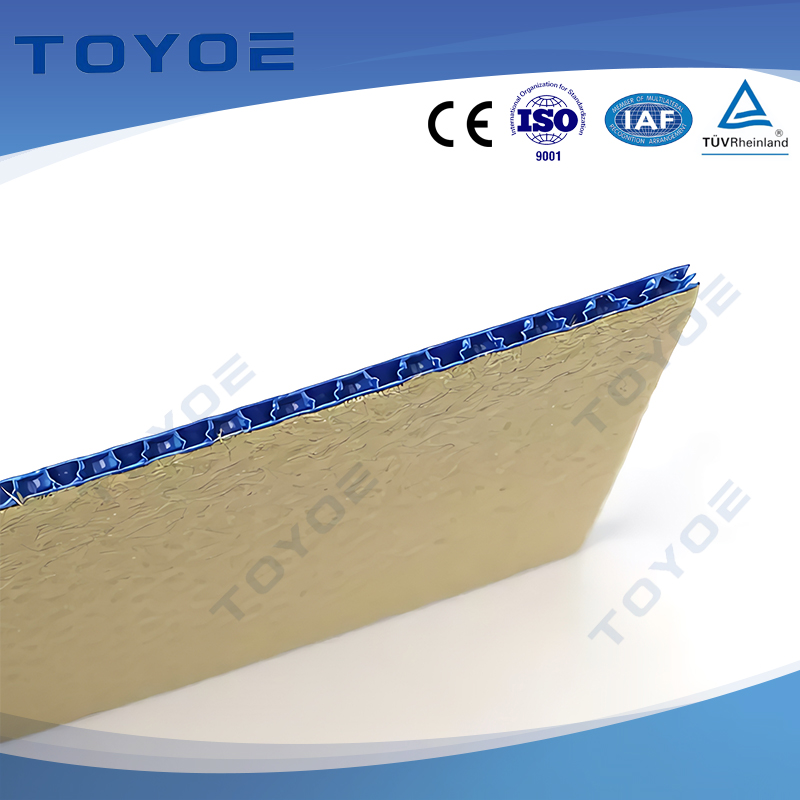 PP Honeycomb Panels พอดีตัวรถบรรทุกอย่างสมบูรณ์แบบ