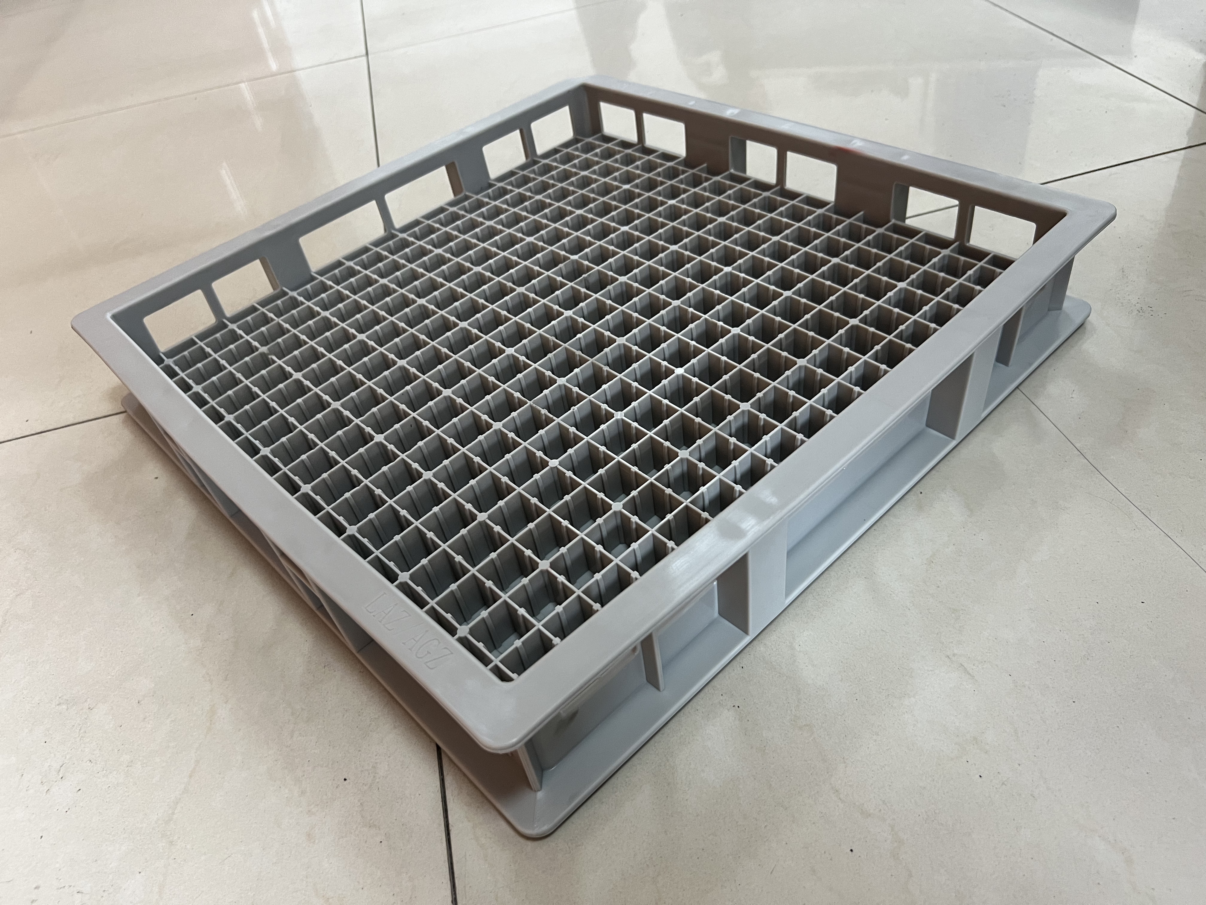 ภาชนะฉีดขึ้นรูป